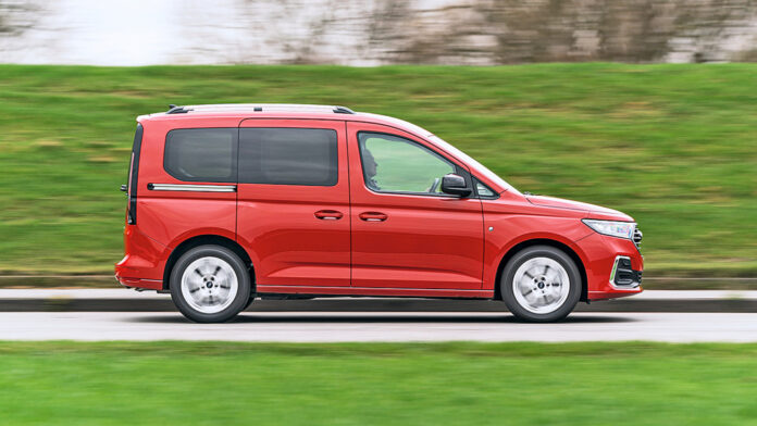 High-roof Van Offers Nearly 10000 Euro Savings for Savvy Buyers