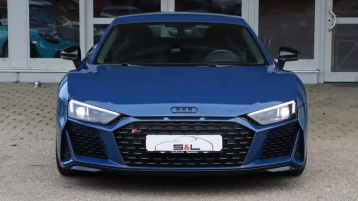 Purchase the R8 Equipped with V10 Rear-wheel Drive and 570 Horsepower